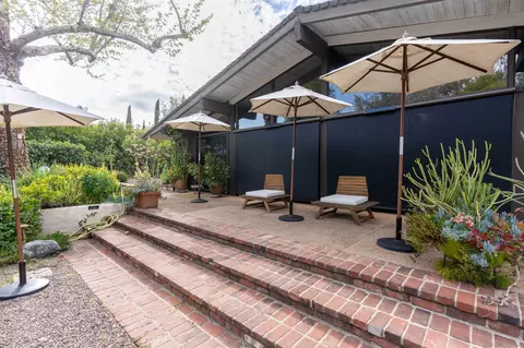 Exterior - 813 Hamilton Ln, Fallbrook, CA 92028 photo 5 of 20