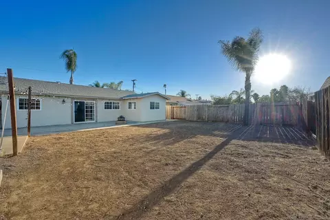 Exterior - 1466 Jefferson Ave, Escondido, CA 92027 photo 5 of 6