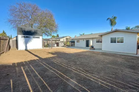Exterior - 1466 Jefferson Ave, Escondido, CA 92027 photo 4 of 6