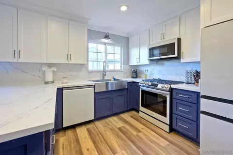 Kitchen - 1466 Jefferson Ave, Escondido, CA 92027 photo 2 of 5