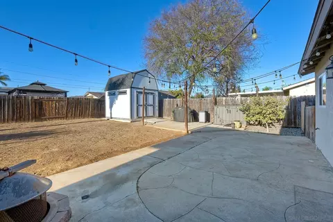 Exterior - 1466 Jefferson Ave, Escondido, CA 92027 photo 3 of 6