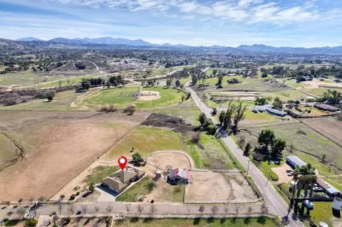 View/Area - 1005 Elm St, Ramona, CA 92065 photo 3 of 6