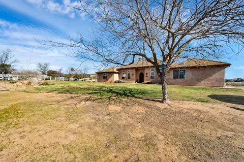 Exterior - 1005 Elm St, Ramona, CA 92065 photo 7 of 9