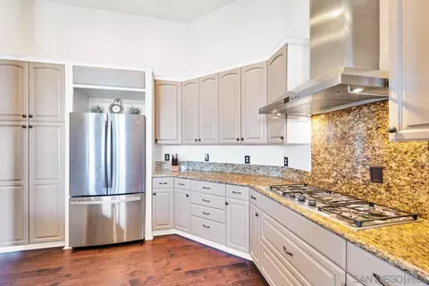 Kitchen - 1005 Elm St, Ramona, CA 92065 photo 6 of 6