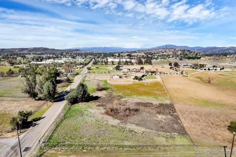 View/Area - 1005 Elm St, Ramona, CA 92065 photo 6 of 6
