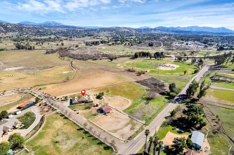 View/Area - 1005 Elm St, Ramona, CA 92065 photo 2 of 6