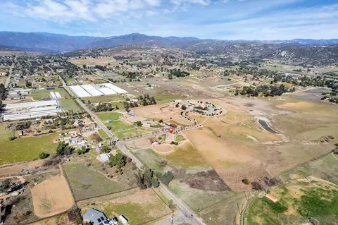 View/Area - 1005 Elm St, Ramona, CA 92065 photo 5 of 6