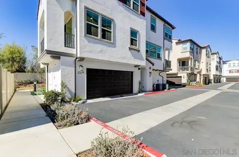 2329 Columba Gln, Escondido, CA 92025