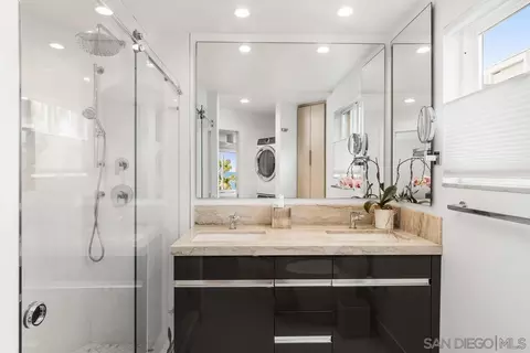 Bath - 8040 Girard Ave #7, La Jolla, CA 92037 photo 1 of 2