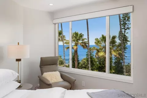 Bedroom - 8040 Girard Ave #7, La Jolla, CA 92037 photo 2 of 3