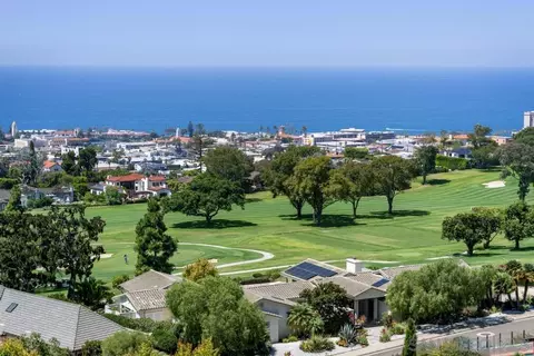 7272 Country Club Dr, La Jolla, CA 92037