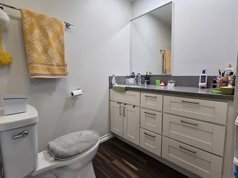 Bath - 311 Sun Ct, El Cajon, CA 92021 photo 2 of 6