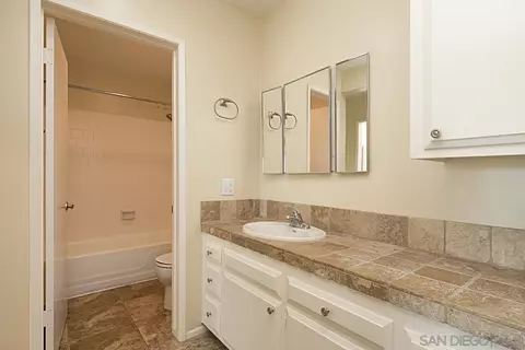 Bath - 2929 Fire Mountain Dr #37, Oceanside, CA 92054 photo 1 of 2