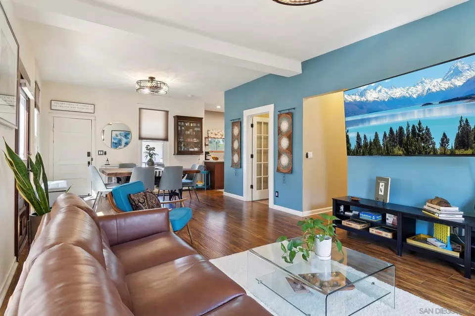 Living - 624 S Kalmia, Escondido, CA 92025 photo 3 of 3