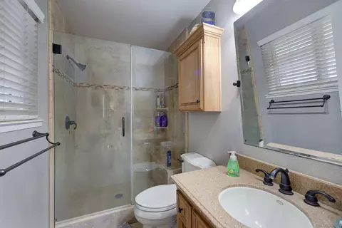 Bath - 844 Bolen Dr, Paso Robles, CA 93446 photo 2 of 2