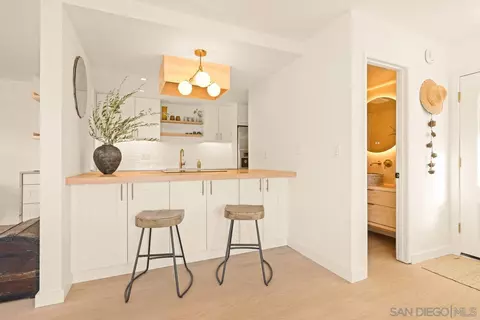 Kitchen - 240 Calle De Sereno, Encinitas, CA 92024 photo 4 of 4