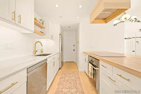 Kitchen - 240 Calle De Sereno, Encinitas, CA 92024 photo 1 of 4