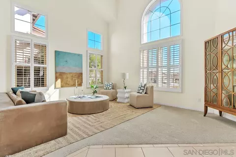 Living - 1374 Caminito Balada, La Jolla, CA 92037 photo 2 of 2