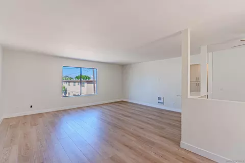Living - 634 8th St #17, Imperial Beach, CA 91932 photo 1 of 3