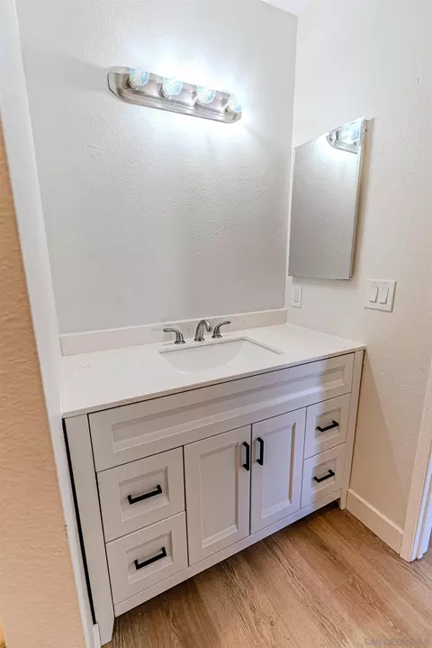 Bath - 634 8th St #17, Imperial Beach, CA 91932 photo 2 of 3