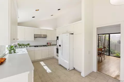 Kitchen - 2267 Via Pravia, La Jolla, CA 92037 photo 1 of 4