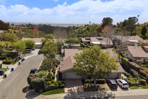 View/Area - 2267 Via Pravia, La Jolla, CA 92037 photo 2 of 3