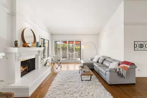 Living - 2267 Via Pravia, La Jolla, CA 92037 photo 4 of 6