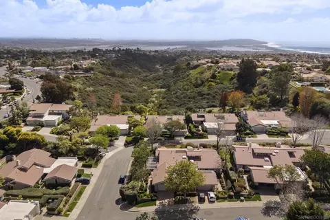 View/Area - 2267 Via Pravia, La Jolla, CA 92037 photo 3 of 3