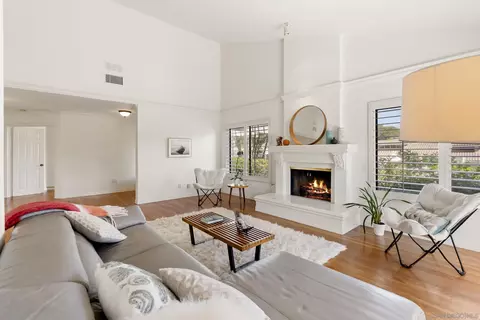 Living - 2267 Via Pravia, La Jolla, CA 92037 photo 2 of 6