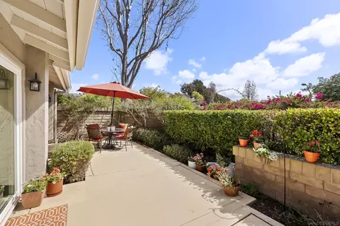 Exterior - 2267 Via Pravia, La Jolla, CA 92037 photo 4 of 5