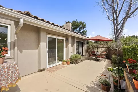 Exterior - 2267 Via Pravia, La Jolla, CA 92037 photo 3 of 5