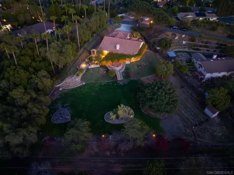View/Area - 2610 Sunset Hls, Escondido, CA 92025 photo 2 of 12