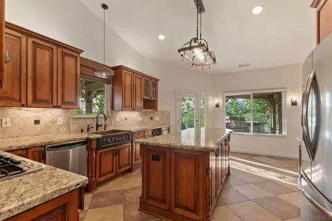 Kitchen - 2610 Sunset Hls, Escondido, CA 92025 photo 4 of 4