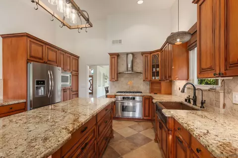 Kitchen - 2610 Sunset Hls, Escondido, CA 92025 photo 3 of 4
