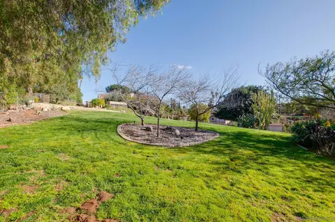 Exterior - 2610 Sunset Hls, Escondido, CA 92025 photo 15 of 29