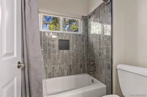 Bath - 2610 Sunset Hls, Escondido, CA 92025 photo 3 of 4