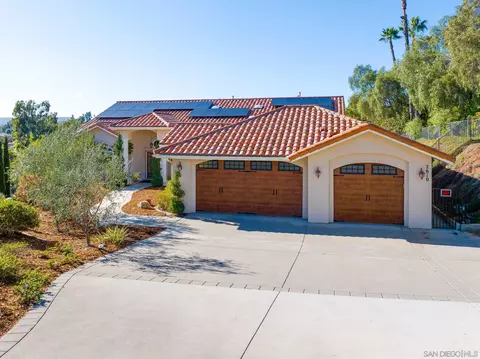 Exterior - 2610 Sunset Hls, Escondido, CA 92025 photo 3 of 29