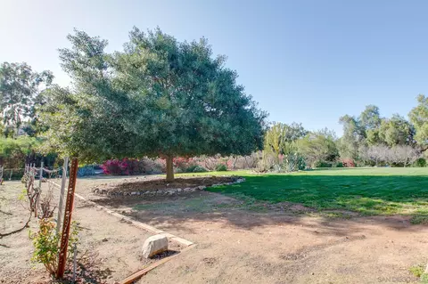 Exterior - 2610 Sunset Hls, Escondido, CA 92025 photo 18 of 29