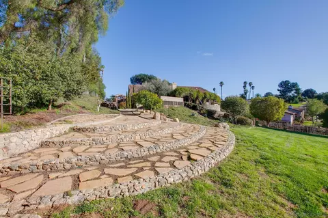 Exterior - 2610 Sunset Hls, Escondido, CA 92025 photo 20 of 29