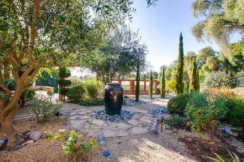 Exterior - 2610 Sunset Hls, Escondido, CA 92025 photo 6 of 29