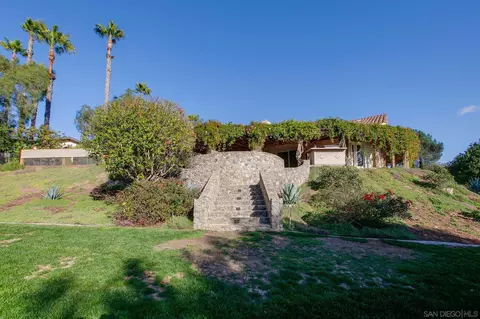 Exterior - 2610 Sunset Hls, Escondido, CA 92025 photo 11 of 29
