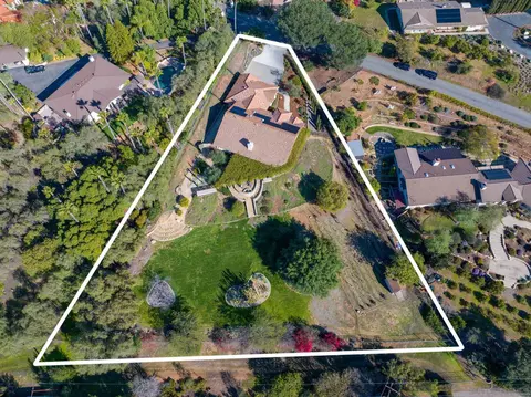 View/Area - 2610 Sunset Hls, Escondido, CA 92025 photo 8 of 12