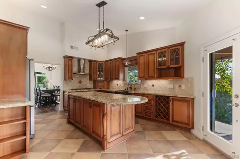 Kitchen - 2610 Sunset Hls, Escondido, CA 92025 photo 2 of 4