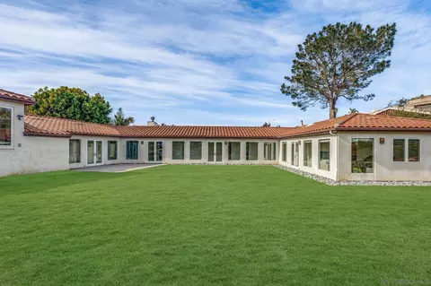 8101 Prestwick Dr, La Jolla, CA 92037 photo 4
