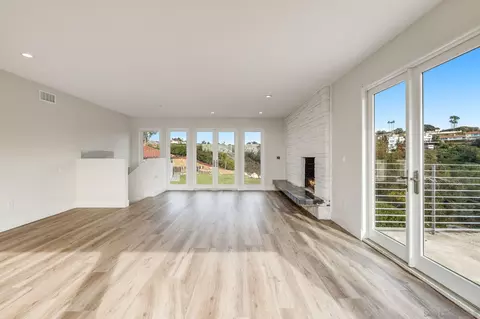 8101 Prestwick Dr, La Jolla, CA 92037 photo 26