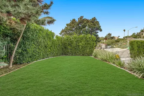 8101 Prestwick Dr, La Jolla, CA 92037 photo 9