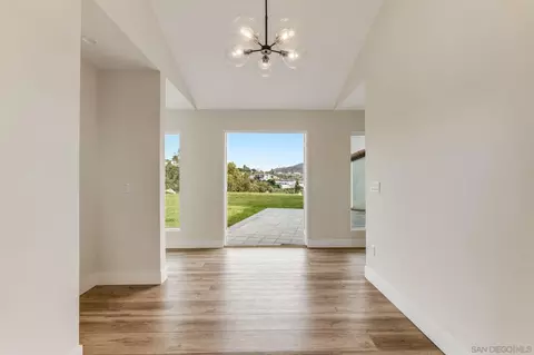 8101 Prestwick Dr, La Jolla, CA 92037 photo 10