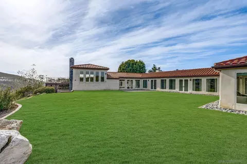 8101 Prestwick Dr, La Jolla, CA 92037 photo 3