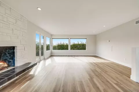 8101 Prestwick Dr, La Jolla, CA 92037 photo 25