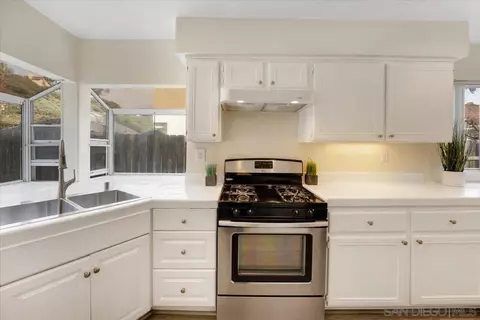 9704 Avenida Ricardo, Spring Valley, CA 91977 photo 14